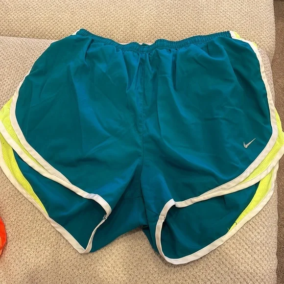 Nike short - Picture 6 of 7